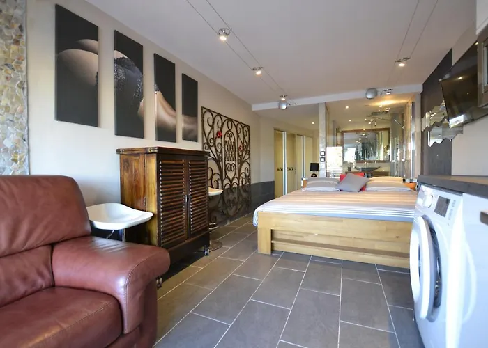 Studio Naturiste Captive Heliopolis Fg 13